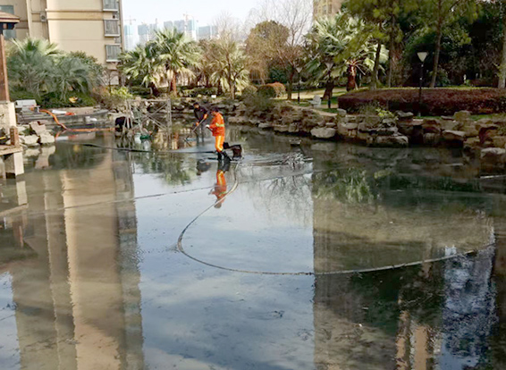 淇滨景观池淤泥清理